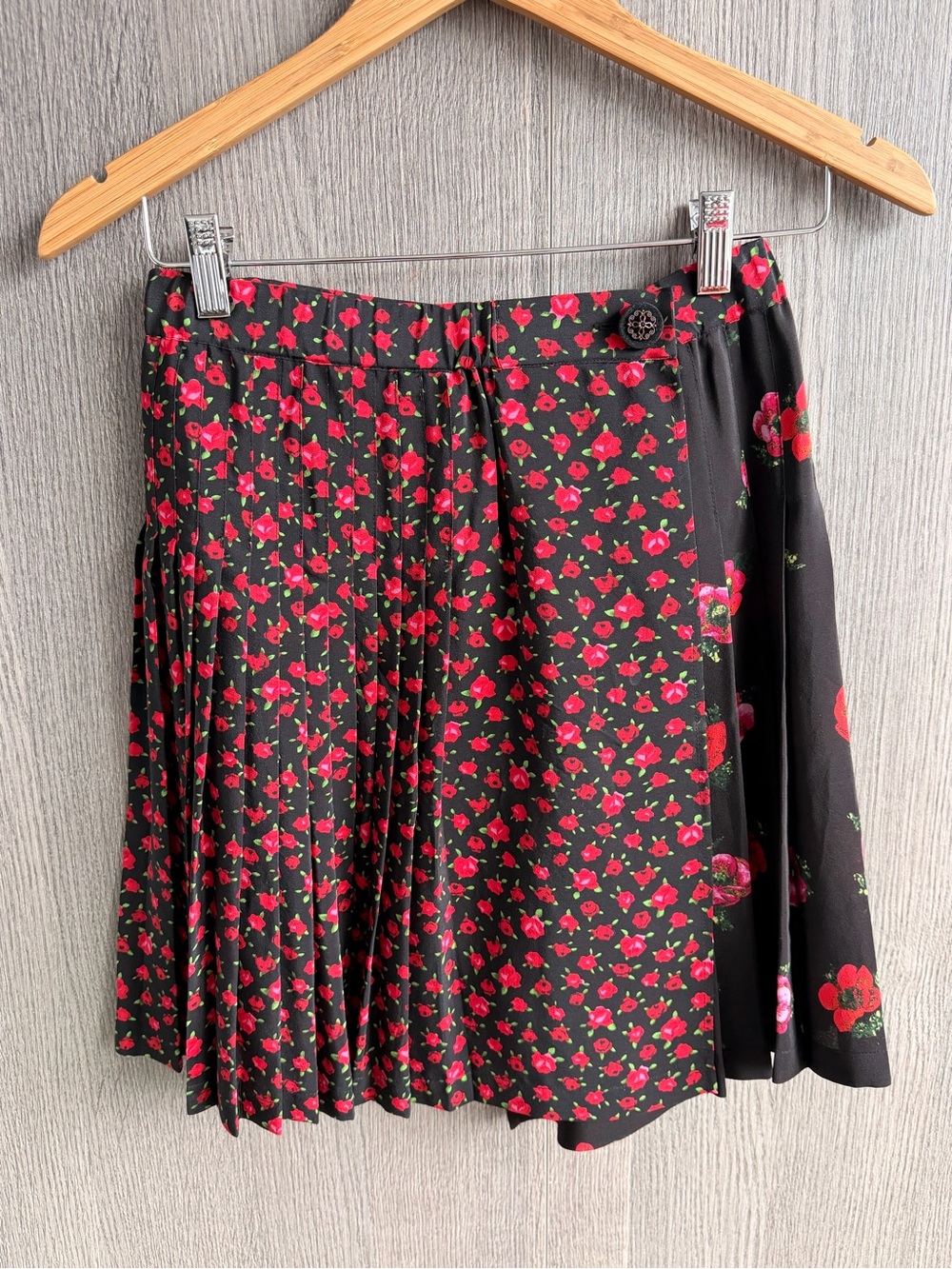 The Kooples 100% SILK Black Floral Pleated Skirt with Red Rose Print